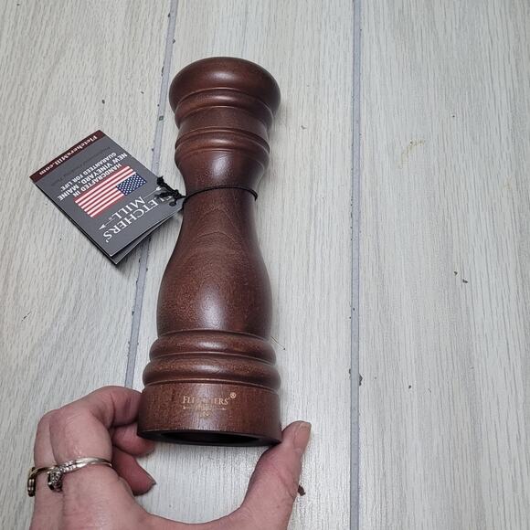 Fletchers Mill Federal Salt Mill Walnut 8 in USA Made NWT - Picture 9 of 9